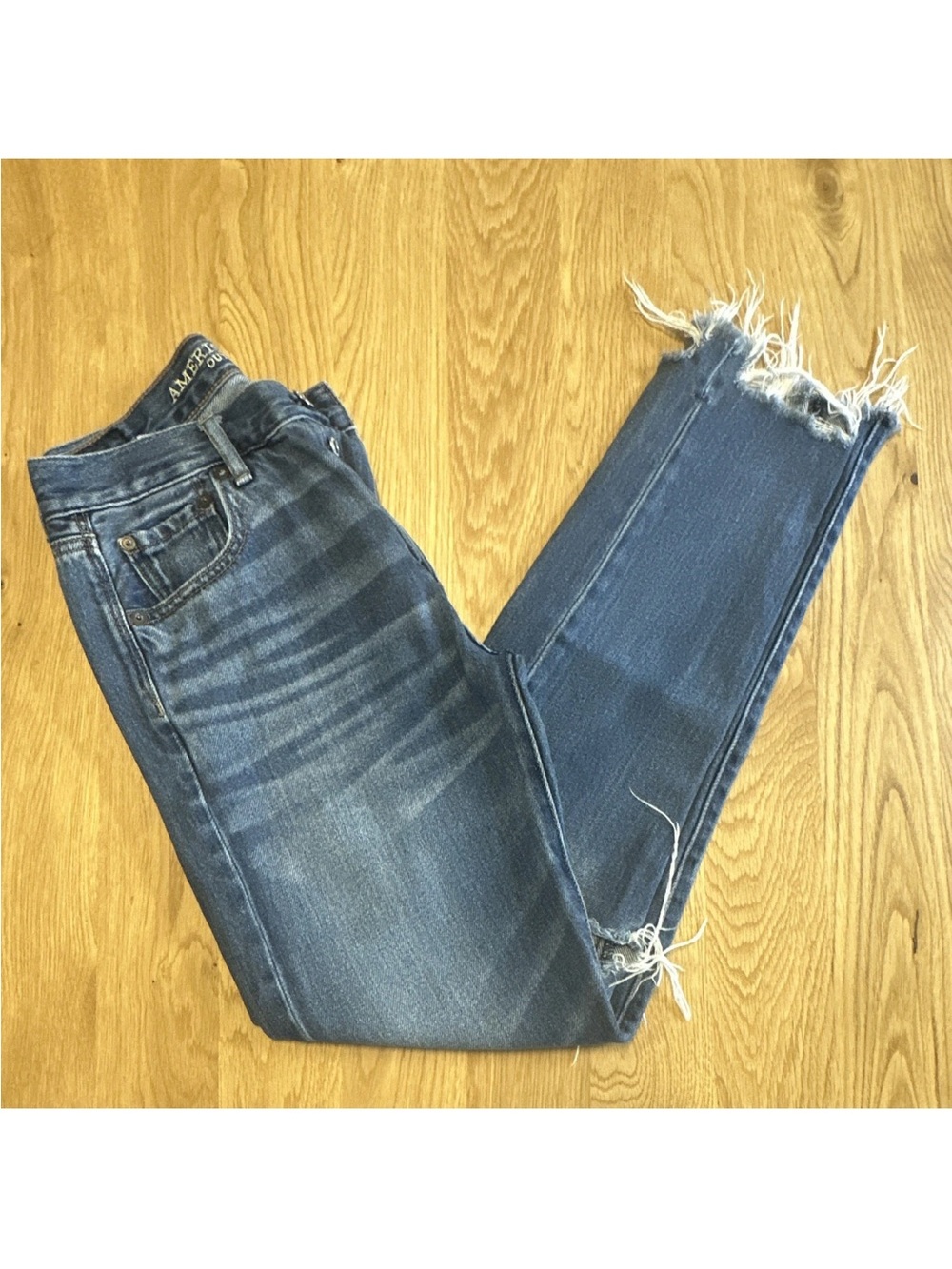 American Eagle Outfitters High-Rise Girlfriend Distressed Button Fly Jeans 00R
